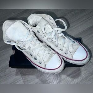 ✨Converse Classic White Chuck Taylors